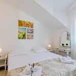 Dinka Apartamento Sutivan