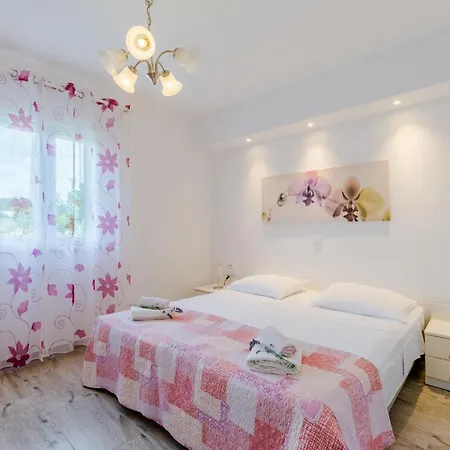 Dinka Apartment Sutivan