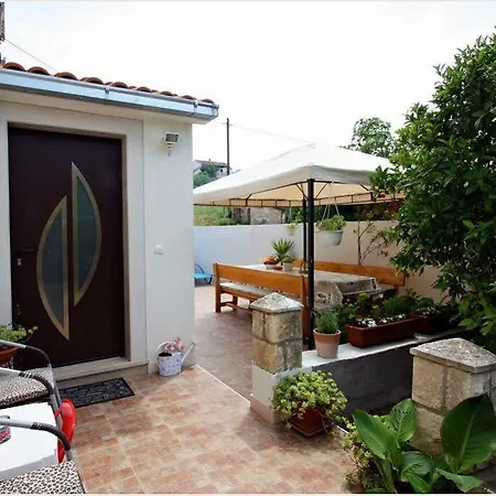 Apartment Dinka *