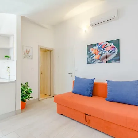 Apartment Dinka Sutivan