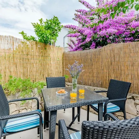 Dinka شقة سوتيفان