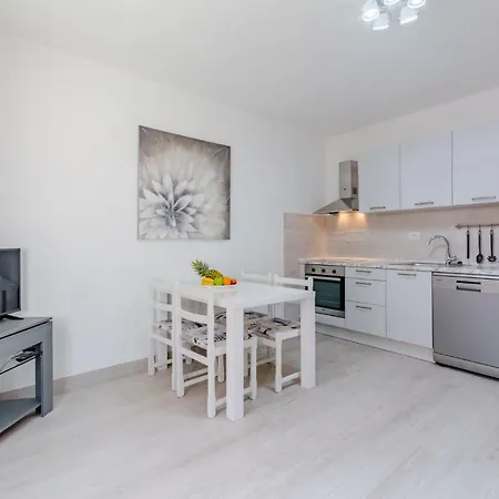 Dinka Apartment *