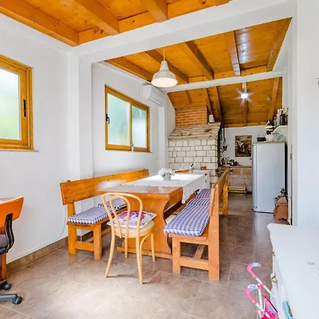 Dinka Apartment